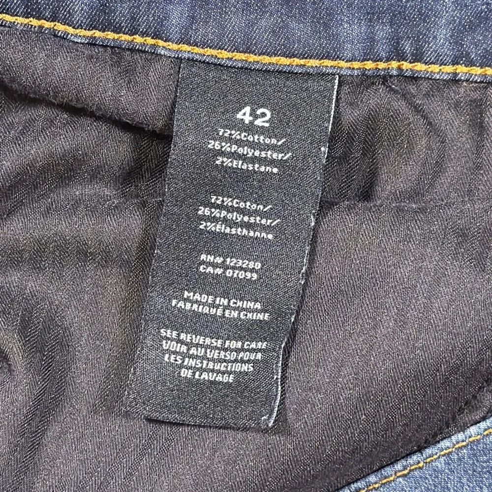 TravisMathew Featherweight Jeans Men 42x32 Blue Denim Straight Leg Stretch
